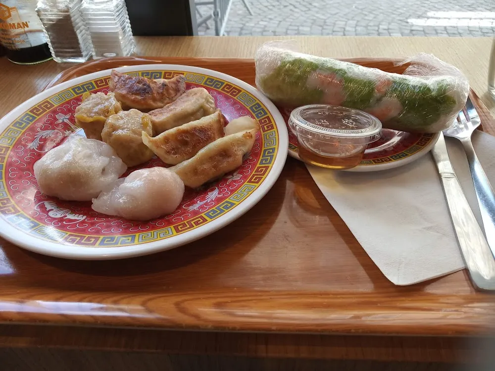 Ravioli Et Rouleaux de Printemps